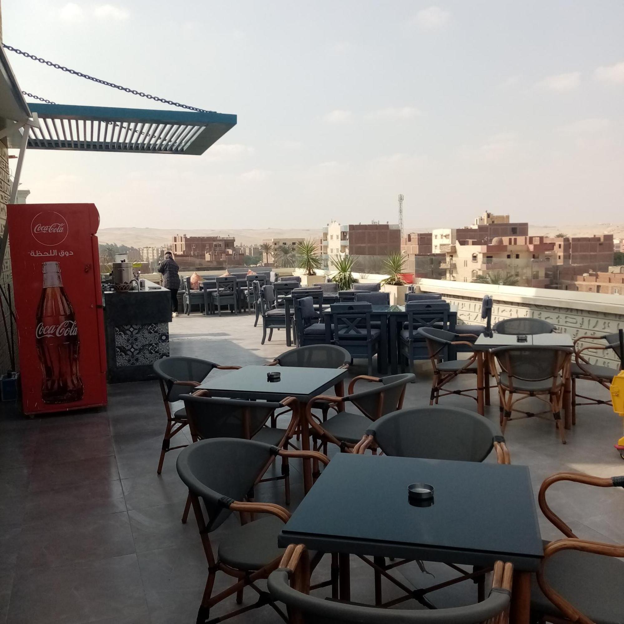 Pyramids Oasis Hotel Kafrat al Jabal Екстер'єр фото