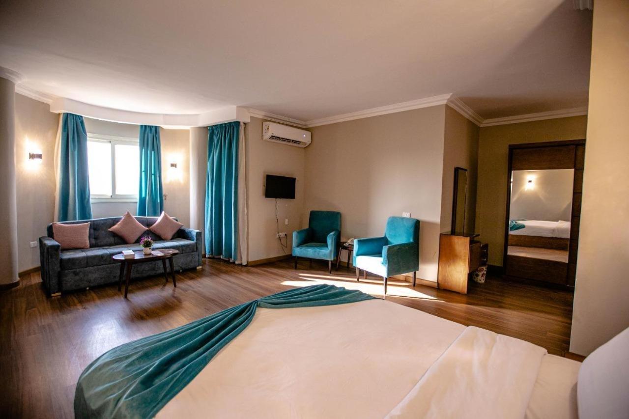Pyramids Oasis Hotel Kafrat al Jabal Екстер'єр фото